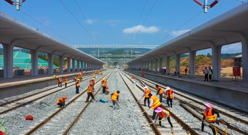 มาแล้ว! รถไฟความเร็วสูงซินเฉวียนเชื่อมเมืองเฉวียนโจวในมณฑลฝูเจี้ยนกับเมืองก้านโจวในมณฑลเจียงซีในเวลา 2.5 ชั่วโมง จะเปิดให้บริการในเดือนกันยายนปี 2564